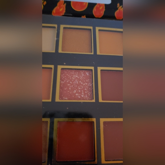 š„Flamin' HOT Cheetos Eyeshadow Palette 12 Shade LIMITED EDITIONš„ - Picture 5 of 15